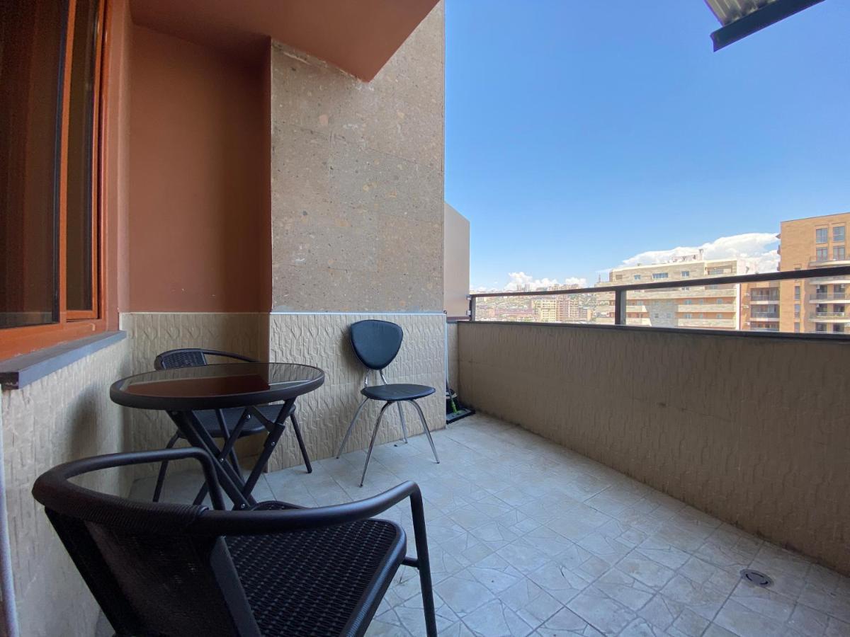 Modern Apartment For Rent In Buzand Street Bu944 يريفان المظهر الخارجي الصورة