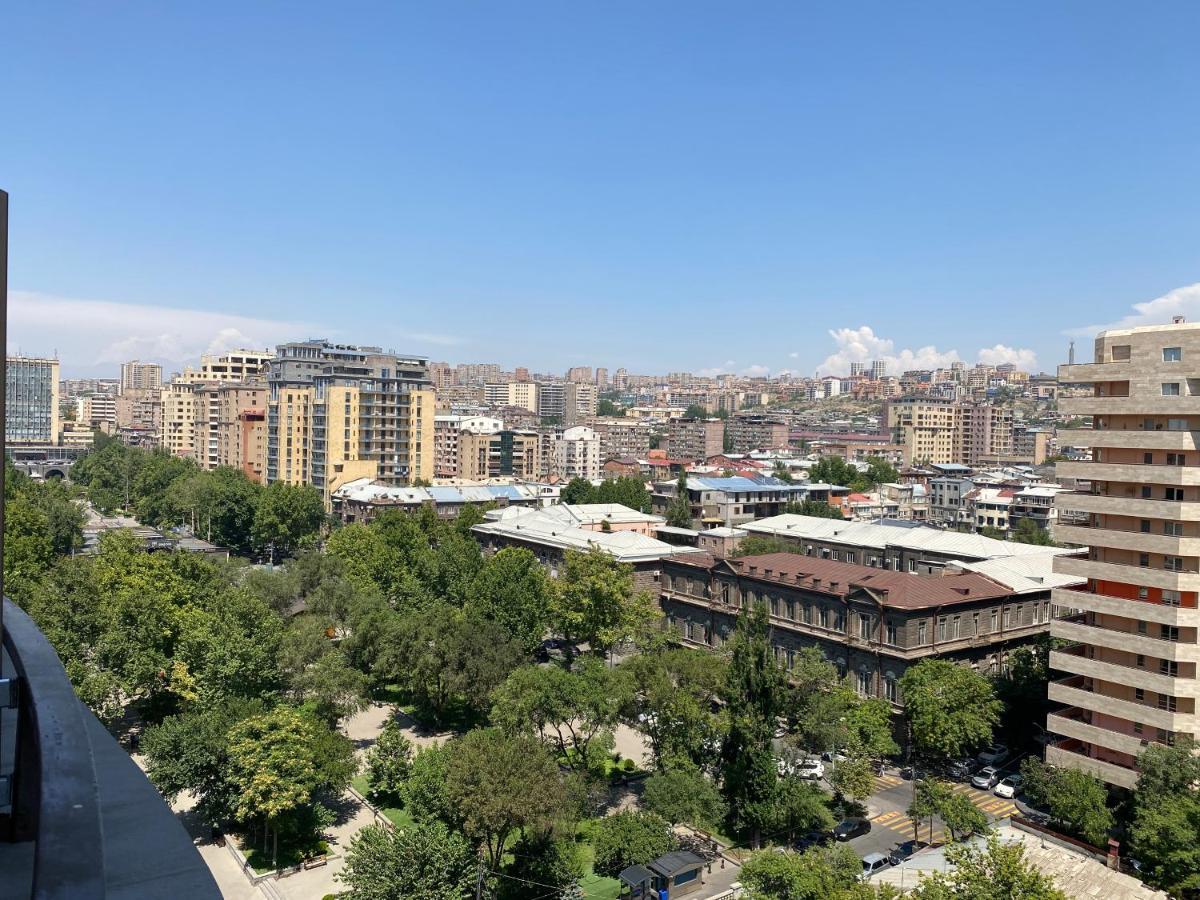 Modern Apartment For Rent In Buzand Street Bu944 يريفان المظهر الخارجي الصورة