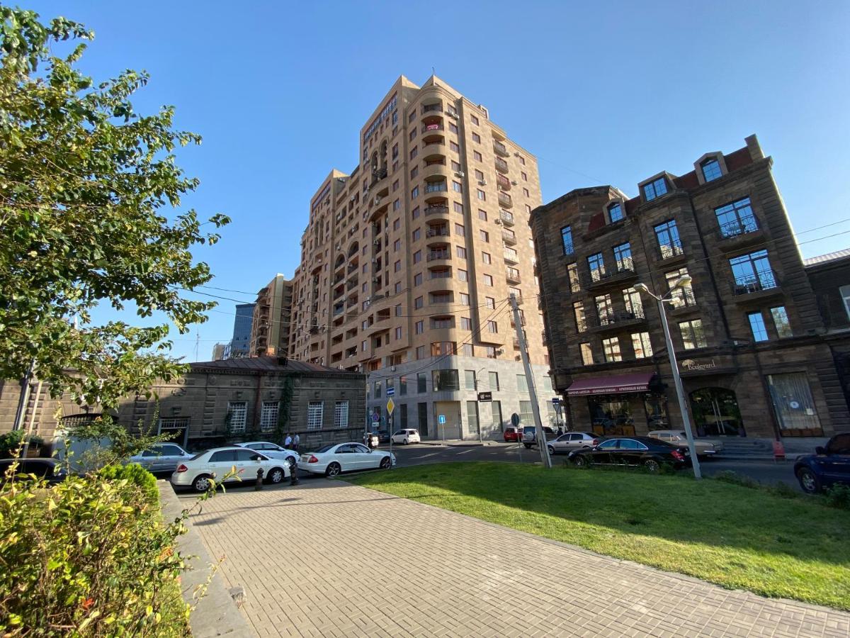 Modern Apartment For Rent In Buzand Street Bu944 يريفان المظهر الخارجي الصورة