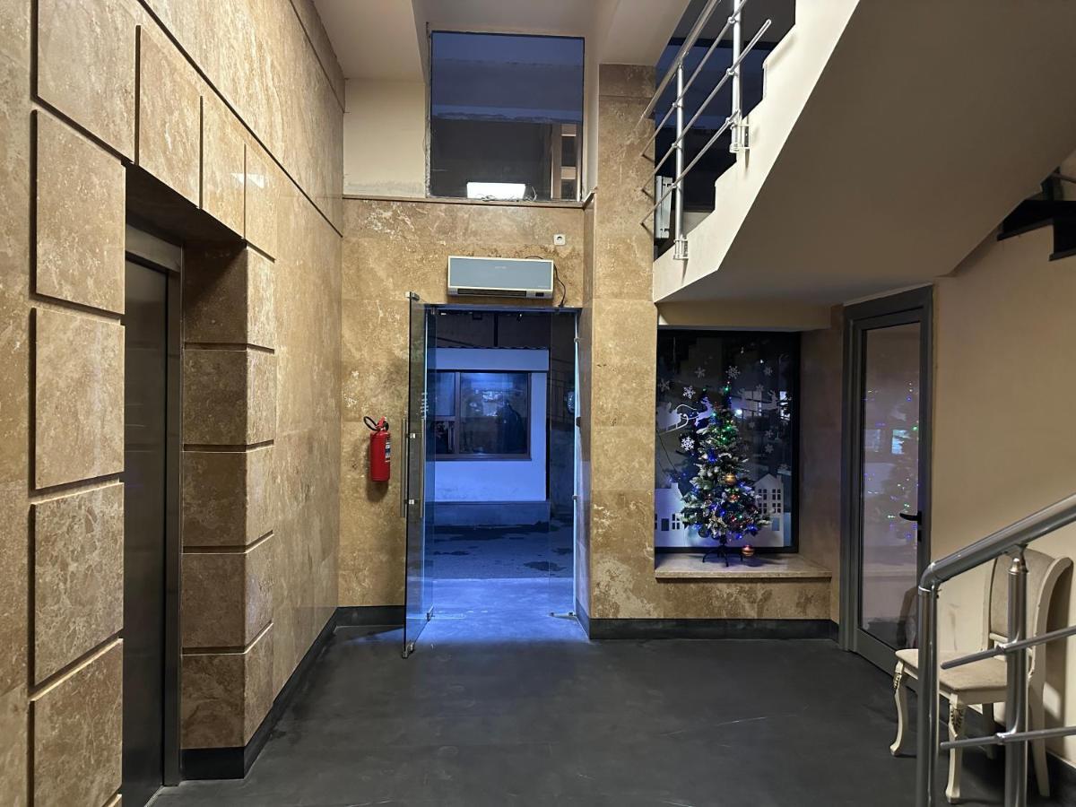 Modern Apartment For Rent In Buzand Street Bu944 يريفان المظهر الخارجي الصورة